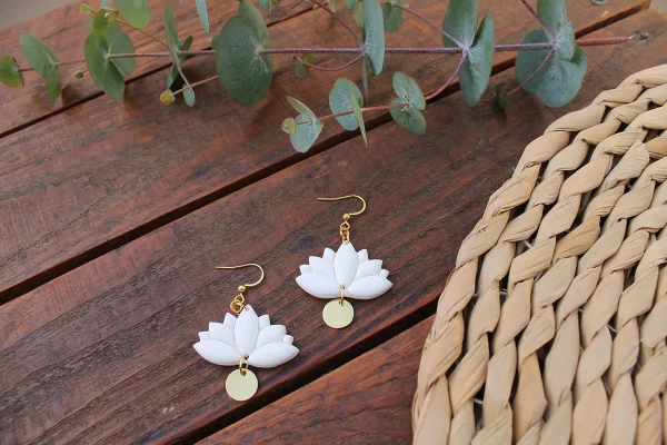 pendientes arcilla polimerica lotus blanco